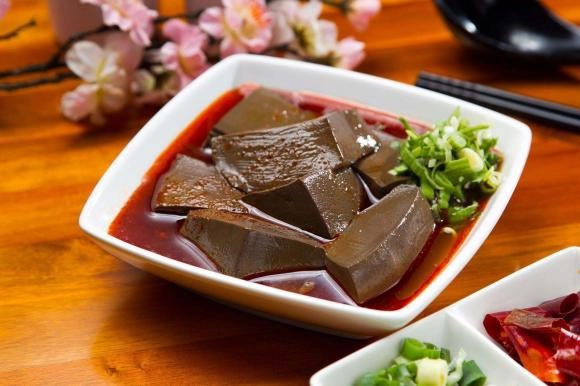  Tiết lợn có hàm lượng cholesterol cao. 