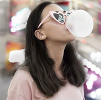 Nhai kẹo cao su quá nhiều có thể gây loét dạ dày
