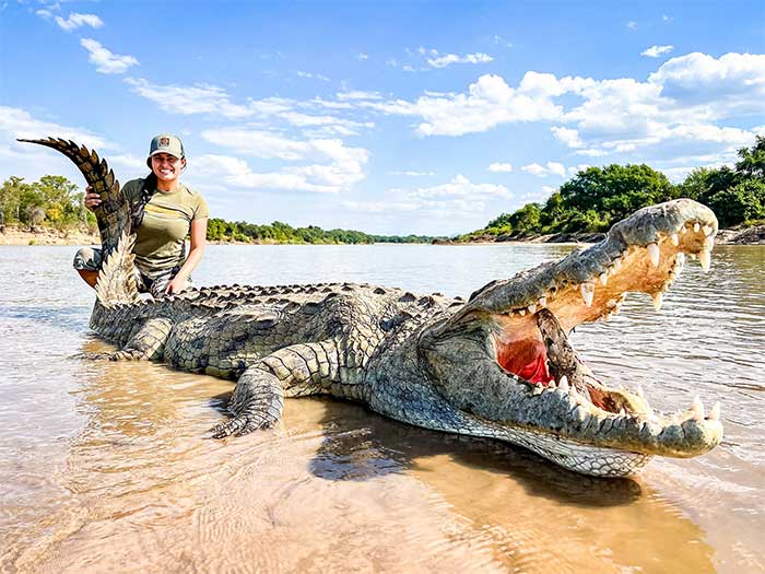 Tại sao lại có 12.000 con cá sấu sông Nile sinh sống trong hồ giữa sa mạc?