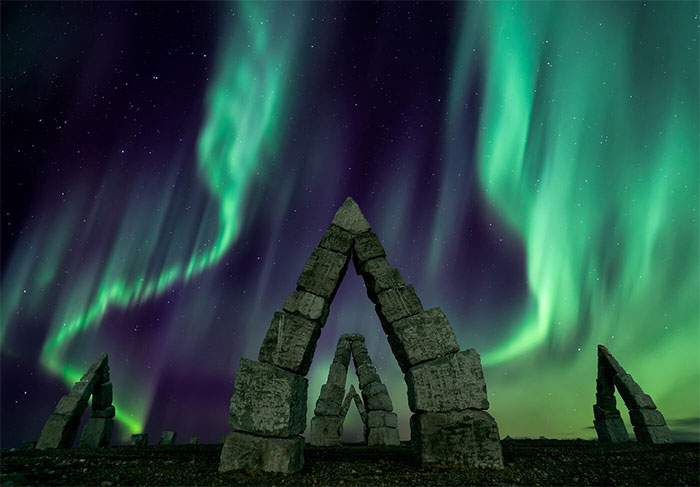Tượng đài bằng đá bí ẩn ở Iceland