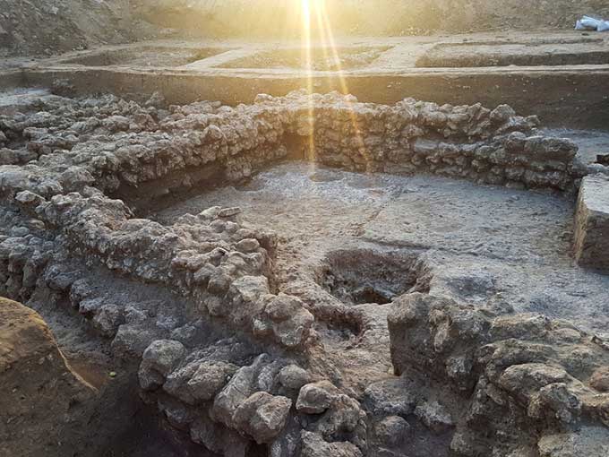 Phát hiện lưỡi câu cá mập 6.000 năm tuổi ở Israel