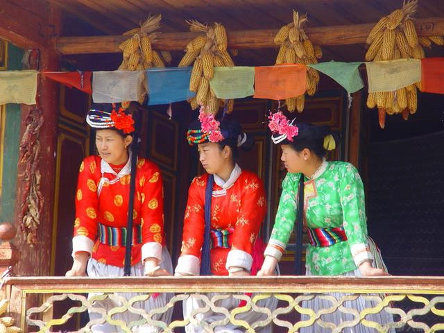 Kỳ lạ tập tục mẹ đưa chìa khóa nhà cho con gái rủ trai lạ đến ngủ bao nhiêu tùy thích