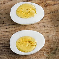 So sánh độ bổ dưỡng của trứng lòng đào và chín kỹ