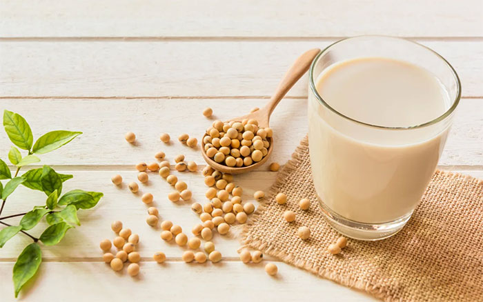 Điều gì xảy ra nếu uống quá nhiều sữa đậu nành?