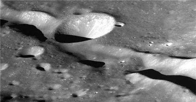 Tàu vũ trụ Danuri lần đầu tiên chụp được ảnh về nửa tối của Mặt trăng