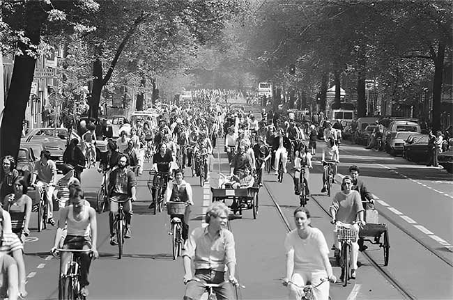 Đối với người Hà Lan, xe đạp là một phần của cuộc sống hàng ngày giống như đi bộ. 