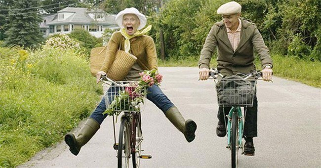 Nghiên cứu Harvard chỉ ra điều quan trọng nhất khiến con người hạnh phúc, nhưng chúng ta lại làm điều ngược lại