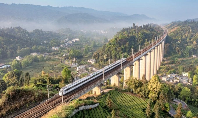 Tại sao Mỹ chậm phát triển đường tàu tốc độ cao?