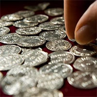 Đan Mạch khai quật "kho báu" tiền xu bạc Viking 1.000 năm tuổi