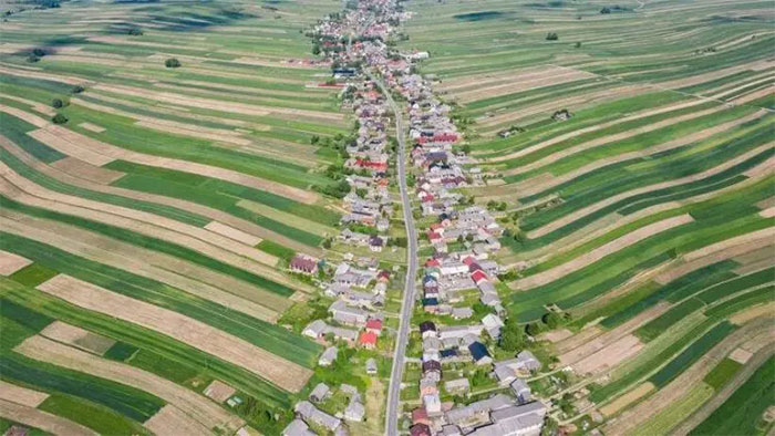 Ngôi làng đẹp như tranh vẽ chỉ có một con đường