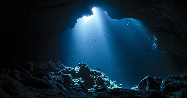 Con người đã đi vào vũ trụ từ rất lâu, nhưng tại sao biển sâu vẫn là điều bí ẩn đối với nhân loại?