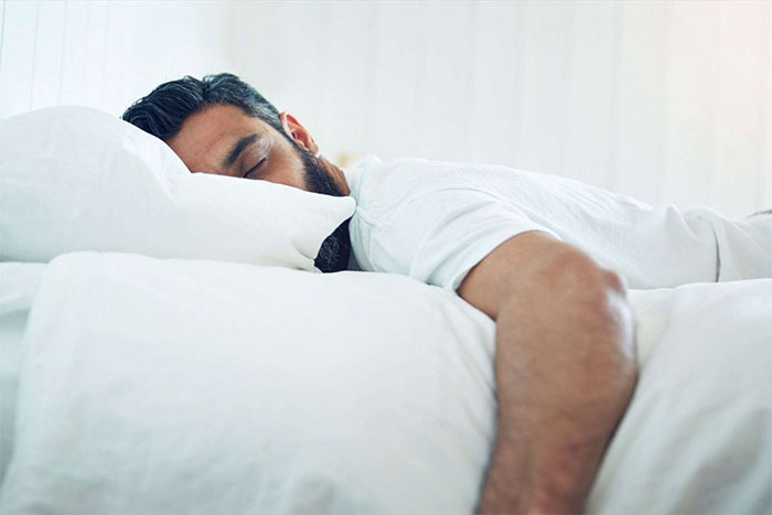 Ngủ hơn 8 tiếng có liên quan đến việc tăng nguy cơ mắc bệnh tim mạch. 