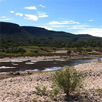 Finke - Dòng sông cổ nhất thế giới chỉ chảy vài lần một năm
