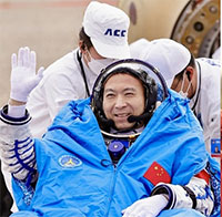 Phi hành đoàn Thần Châu-15 của Trung Quốc trở về Trái đất an toàn