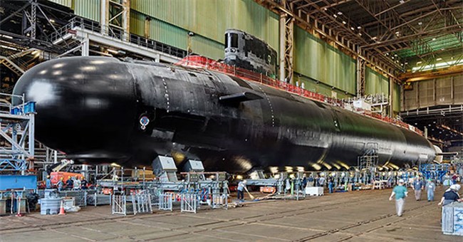 Vì sao con người chỉ ở trong tàu ngầm tối đa 90 ngày, nhưng có thể ở bên ngoài không gian 6 tháng hoặc hơn?