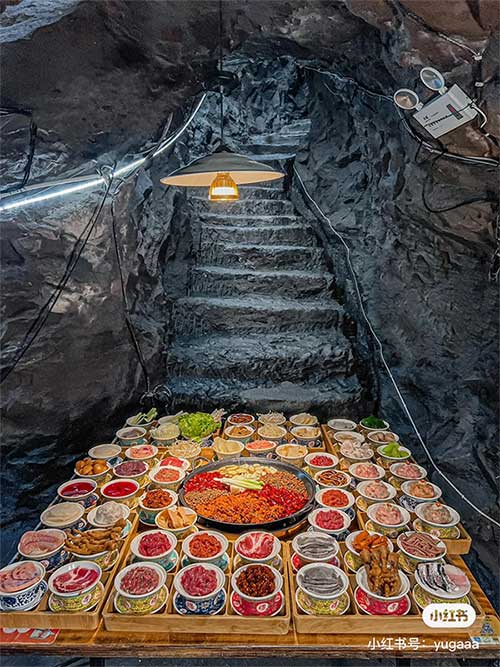Khám phá nhà hàng nằm sâu trong lòng đất dành cho dân 