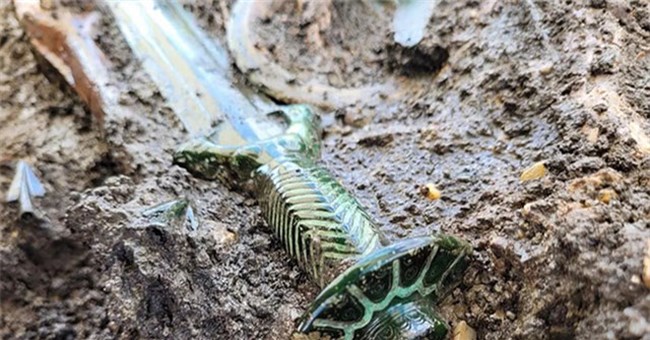 Đào mộ cổ, choáng váng với báu vật 3.500 năm vẫn tỏa sáng