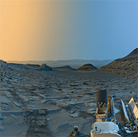 Robot NASA chụp ảnh sao Hỏa "chia đôi" thời gian