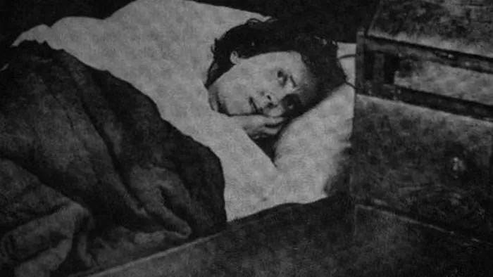 Người phụ nữ tỉnh lại sau giấc ngủ kéo dài 32 năm