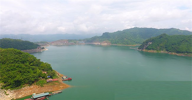 Tại sao mưa lớn nhưng mực nước hồ Thủy điện Hòa Bình thay đổi không đáng kể?