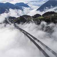 Dùng tên lửa để... xây cầu, Trung Quốc khiến thế giới ngỡ ngàng với công trình "đi trên mây" độc đáo