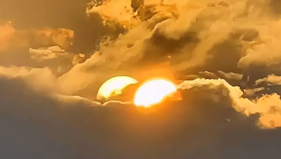 Hình ảnh 2 mặt trời cùng xuất hiện trên bầu trời được cắt ra từ video của anh Tiêu
