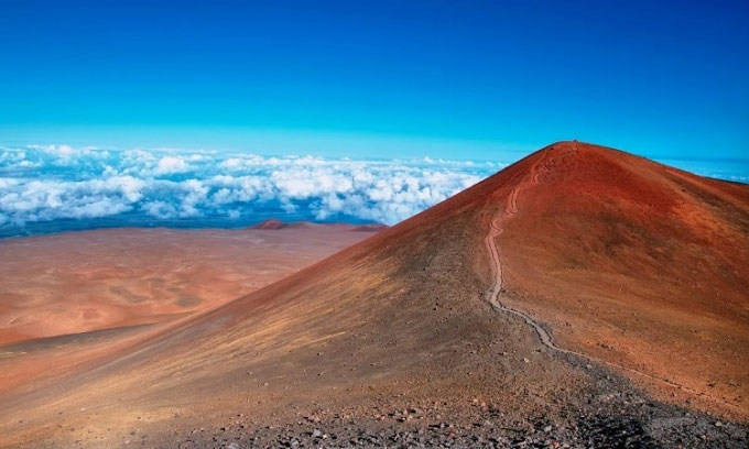 Ảnh chụp đỉnh núi Mauna Kea.