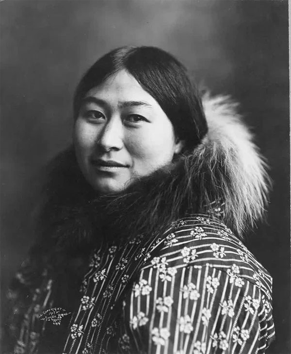 Hình ảnh người phụ nữ Inuit chụp năm 1907.