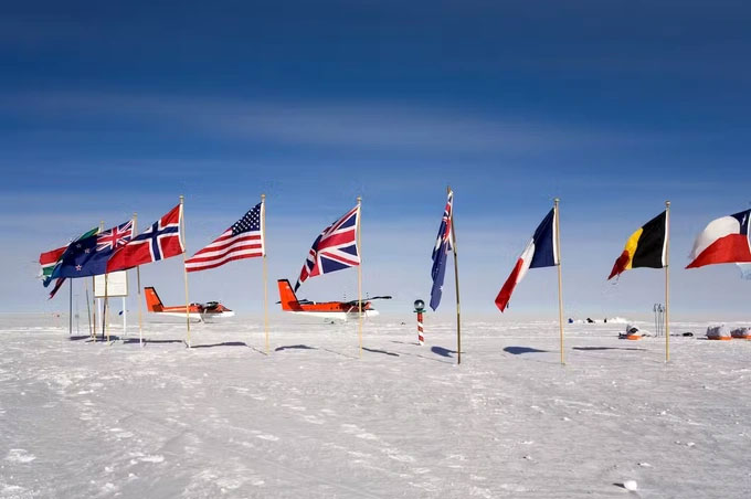 Nam Cực là khu vực bị tranh chấp và tuyên bố chủ quyền của nhiều quốc gia trên thế giới