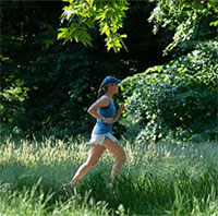 Chạy dài cuối tuần tốt cho tim giống như việc tập thể dục thường xuyên