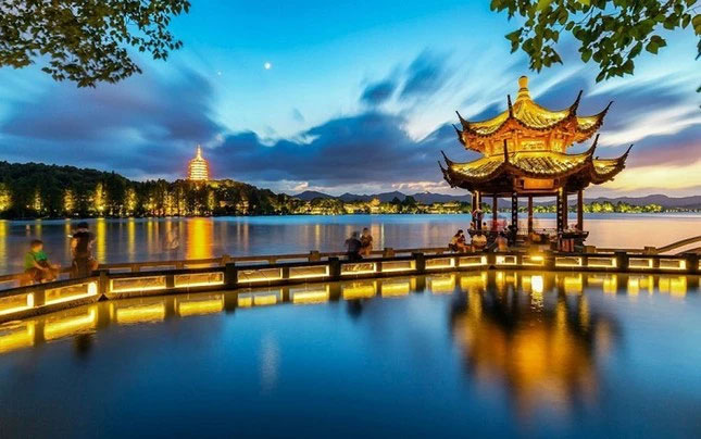 Ngất ngây với những hồ nước đẹp nhất thế giới