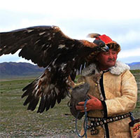 Phong tục săn bắt bằng chim ưng của dân du mục: Quá trình huấn luyện chim tàn nhẫn đến mức nào?