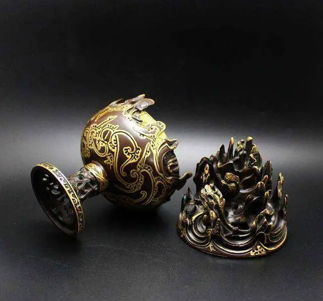 Công nhân phá núi xây hầm phát hiện một hố đen lạ, chuyên gia mất 3 tháng đào bới tìm ra “kho báu”