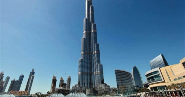 Vì sao tòa nhà cao nhất thế giới chịu được sức gió 240km/h?