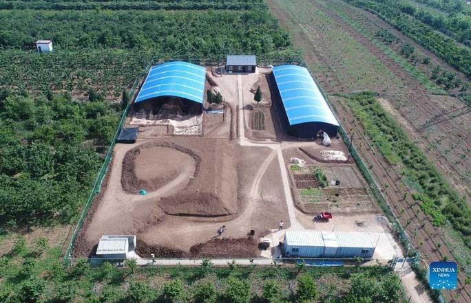 Giật mình với hài cốt khổng lồ trong lăng mộ Trung Quốc 2.100 năm