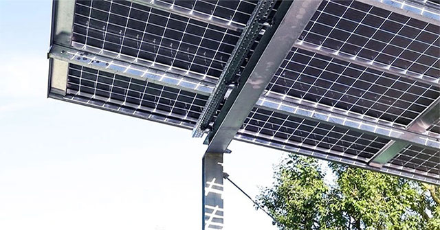 Các nhà khoa học sáng chế ra pin mặt trời hai mặt sử dụng siêu vật liệu perovskite