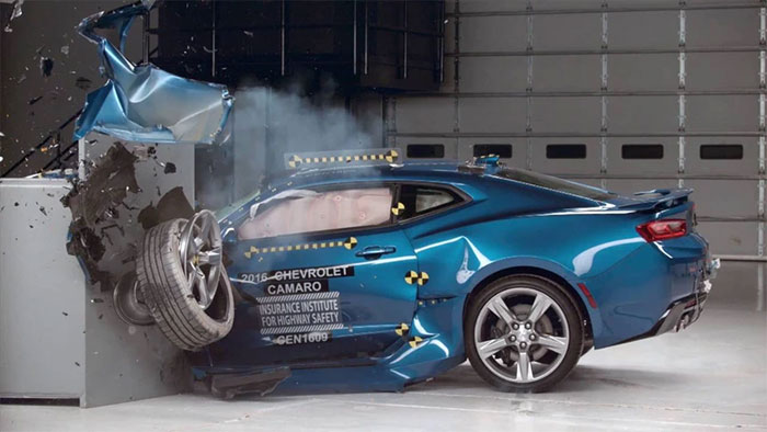 Tai nạn xe hơi ở tốc độ 200km/h khủng khiếp như thế nào?