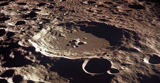 Tàu Trung Quốc xác định “thế giới ngầm” khó tin trong Mặt trăng