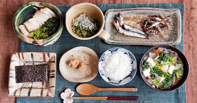 Tại sao ở Nhật không có cửa hàng ăn sáng?