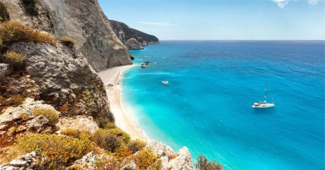 Vì sao hòn đảo tuyệt đẹp này được chính quyền cấp sẵn nhà và 20.000 USD vẫn khó hút người tới ở?