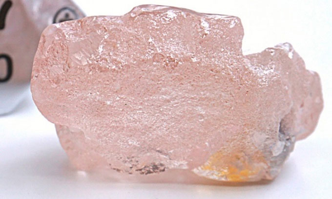 Lulo Rose - Viên kim cương hồng đắt giá nhất thế giới