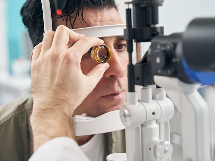 Để chẩn đoán đột quỵ mắt thì người bệnh cần đến bệnh viện kiểm tra