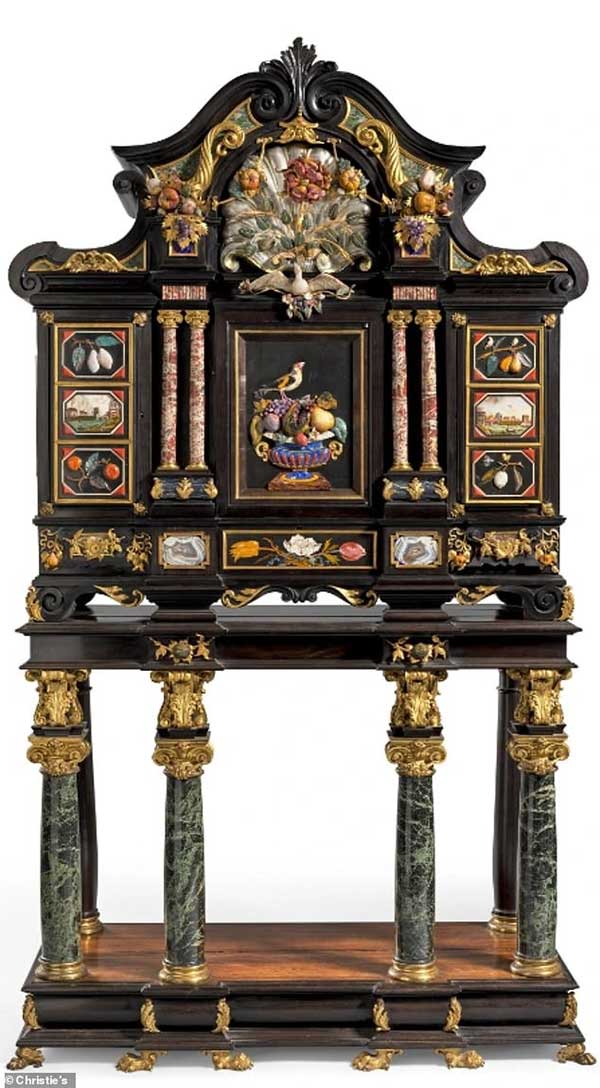 Cận cảnh bộ sưu tập báu vật của gia tộc Rothschild giàu bậc nhất thế giới