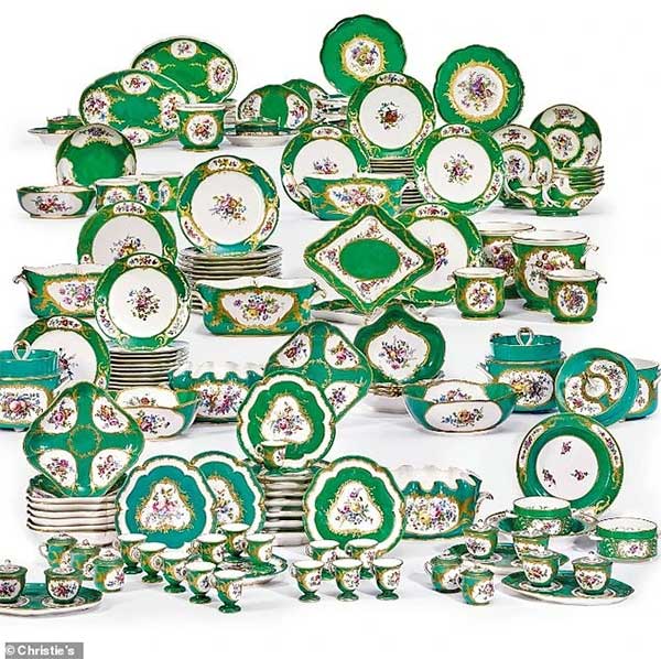 Cận cảnh bộ sưu tập báu vật của gia tộc Rothschild giàu bậc nhất thế giới