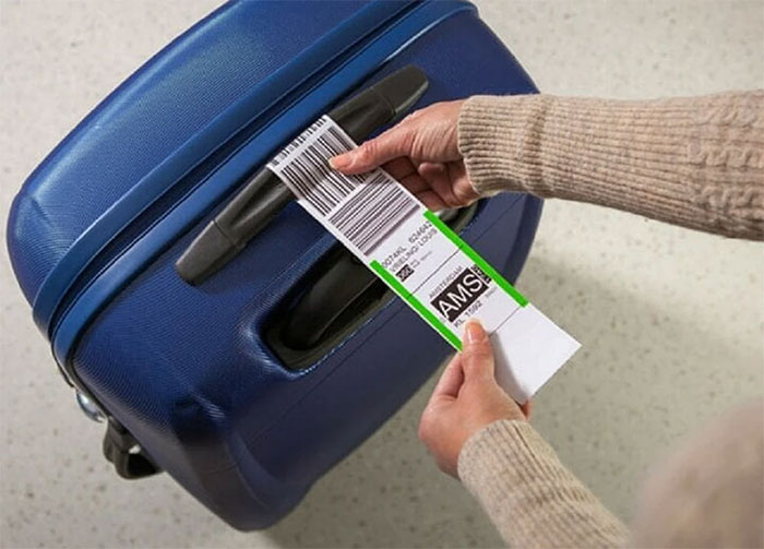 Vì sao bạn nên giữ lại thẻ lên máy bay?