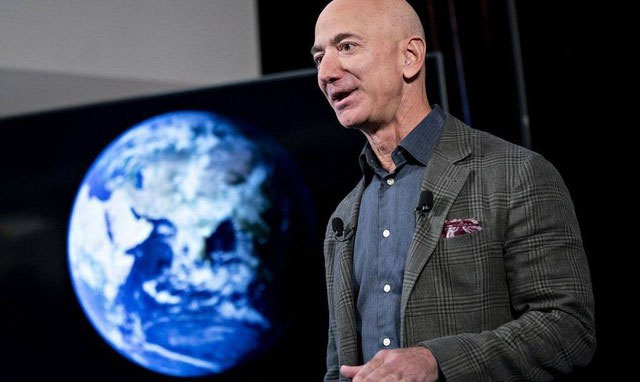 Jeff Bezos là doanh nhân công nghệ người Mỹ nổi tiếng thế giới.