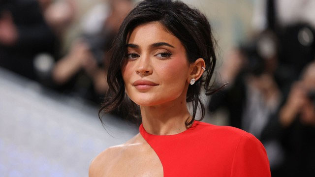 Kylie Jenner thích sưu tầm túi xách hàng hiệu