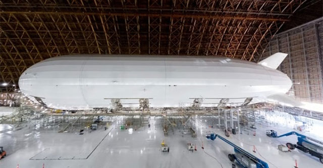 Máy bay lai khí cầu 124m sắp cất cánh lần đầu