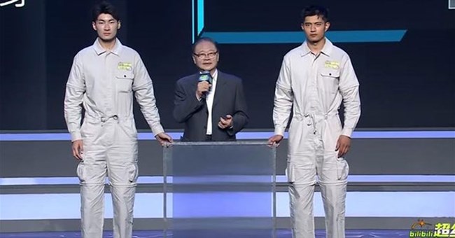 Nhà khoa học Trung Quốc trình diễn khả năng "tàng hình" bằng vật liệu đặc biệt