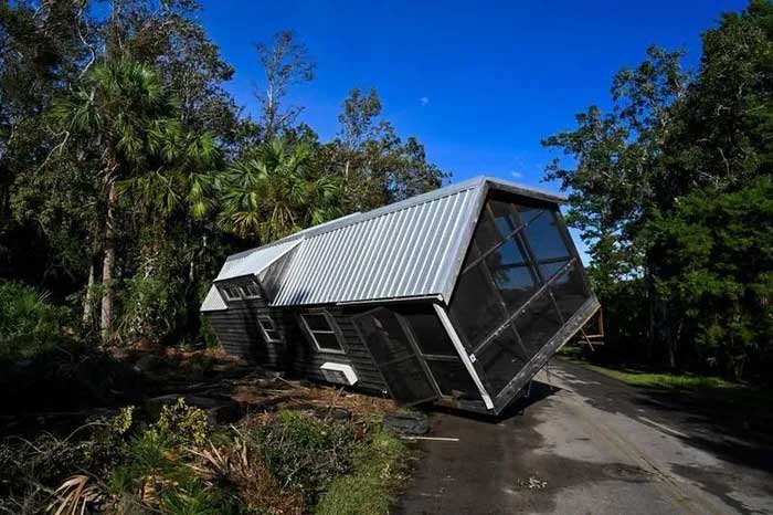 Một ngôi nhà bị nước lũ cuốn trôi ở Steinhatchee, Florida, vào tháng 8 năm 2023